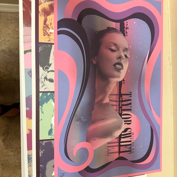 Taylor Swift The Eras Tour VIP Box in excellent condition! - Picture 9 of 9